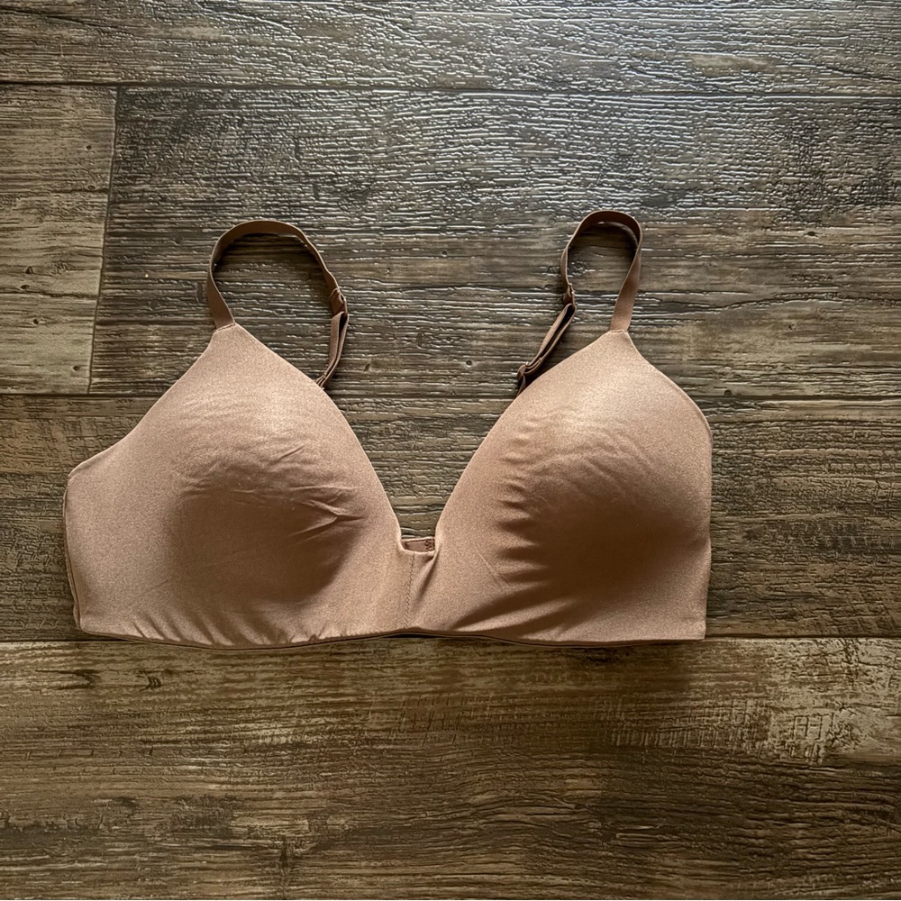 Skims wireless tshirt bra